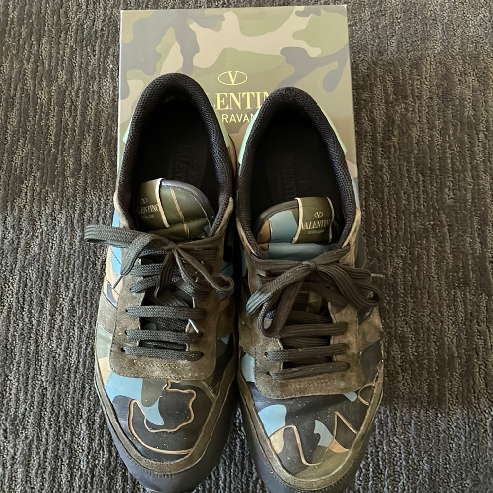 Authentic Valentino sneaker camo